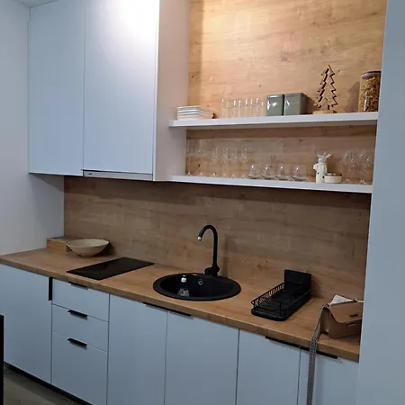 Iskra Mont Яхорина