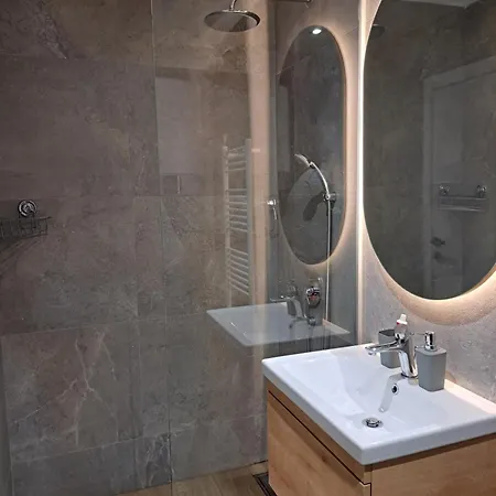 Iskra Mont Apartment *